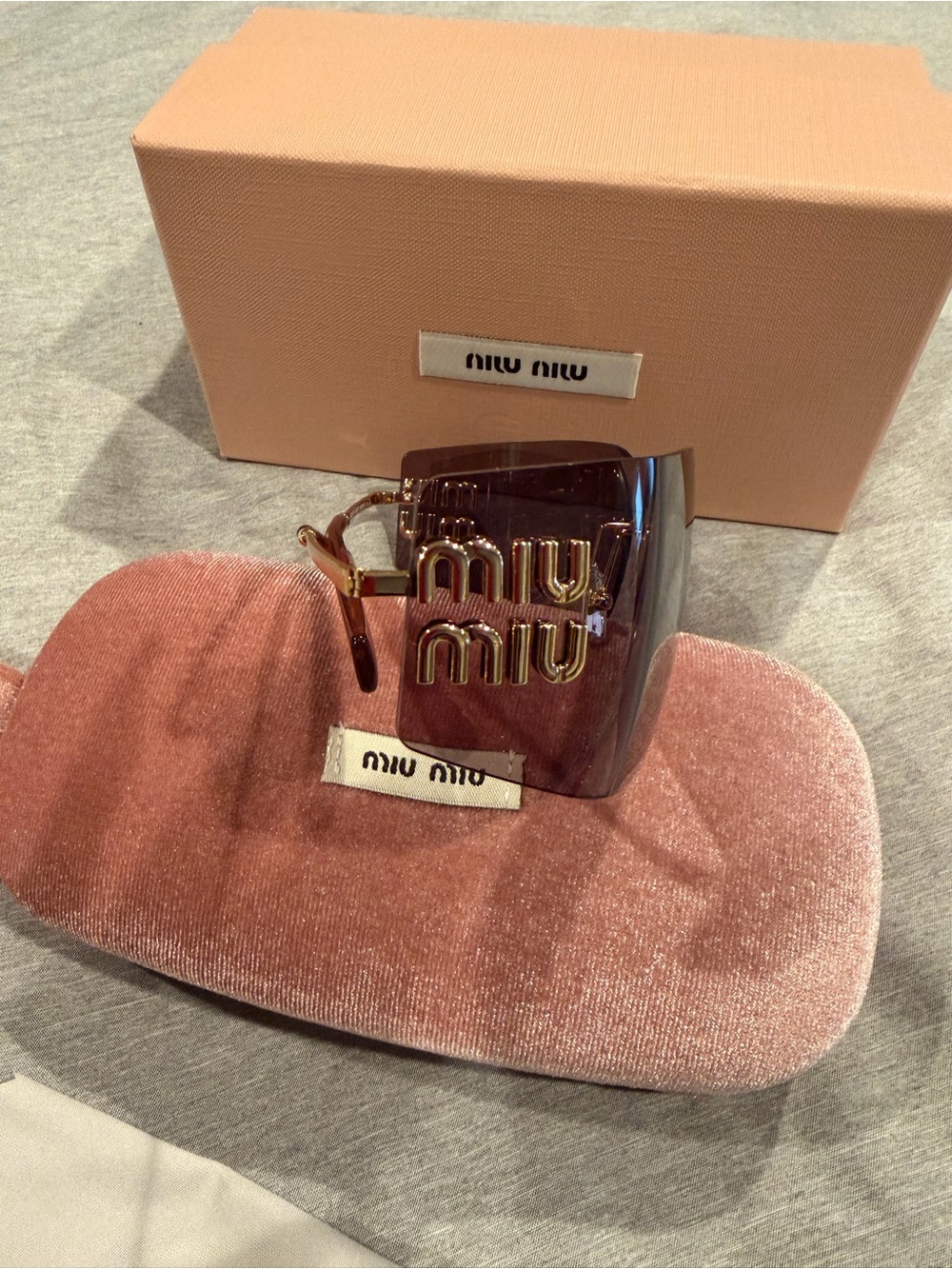 Miu Miu - Lunettes de Soleil Miu Miu Runway MU 54YS - Picture 6 of 8